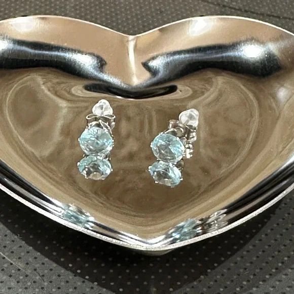 Aquamarine CZ 18k white gold plated stud earrings. New. - Picture 6 of 15